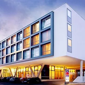 Leonardo Salzburg Airport Hotel