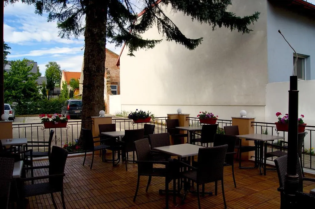 **  Cafe 168 Bed & Breakfast Viyana Avusturya