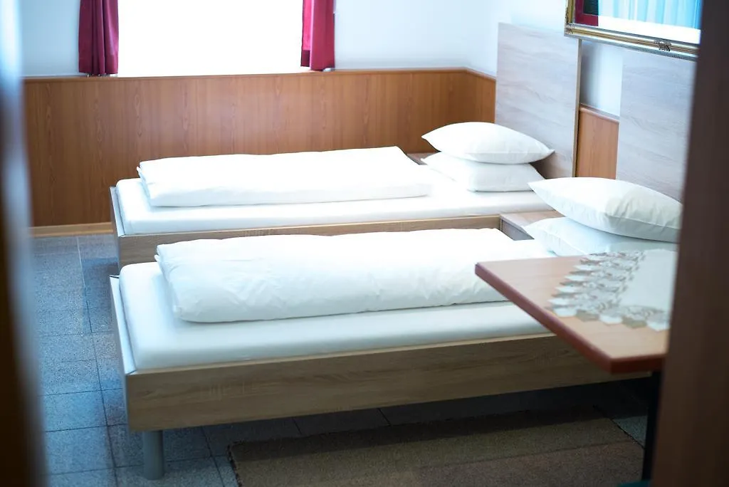 Cafe 168 Bed & Breakfast Viyana