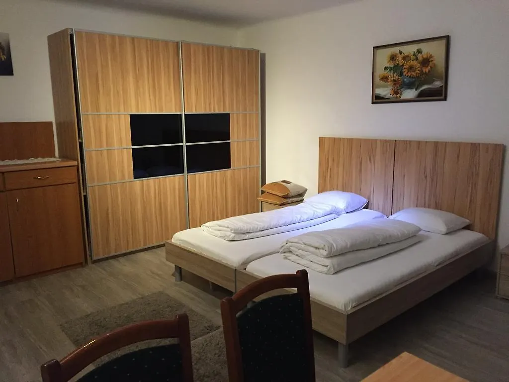 Cafe 168 Bed & Breakfast Viyana