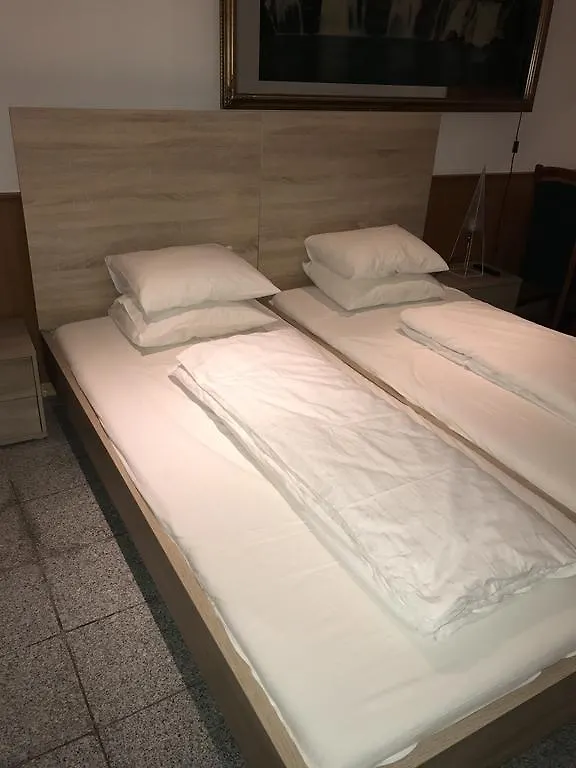 **  Cafe 168 Bed & Breakfast Viyana Avusturya