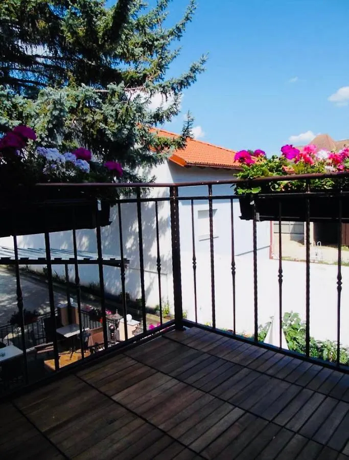 Cafe 168 Bed & Breakfast Viyana 2*,  Avusturya